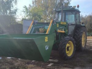 Фронтальний навантажувач HARD-JD3040 на трактор John Deere 3040 | КУН на трактори 3-ї серії Джон Дір