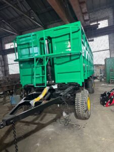 Тракторний зерновоз 3ПТС-12