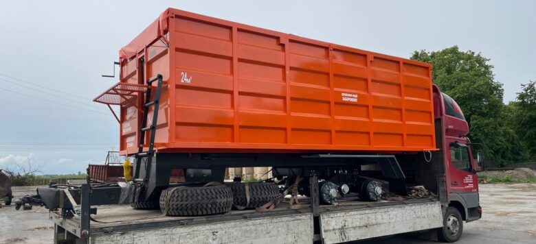 Тракторний зерновоз ПТС-9